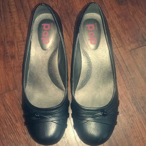 POP Black Round-Tow Wedges